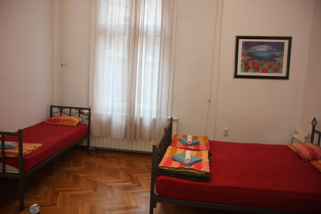 Time Hostel Belgrad Zimmer foto