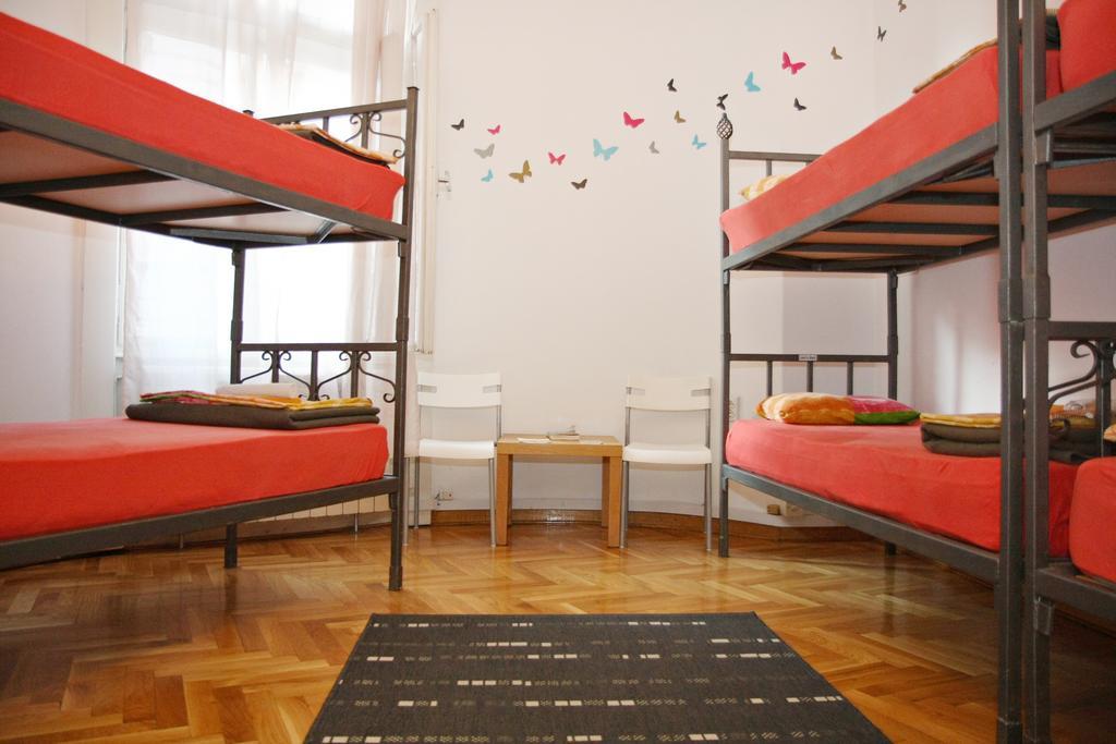 Time Hostel Belgrad Zimmer foto